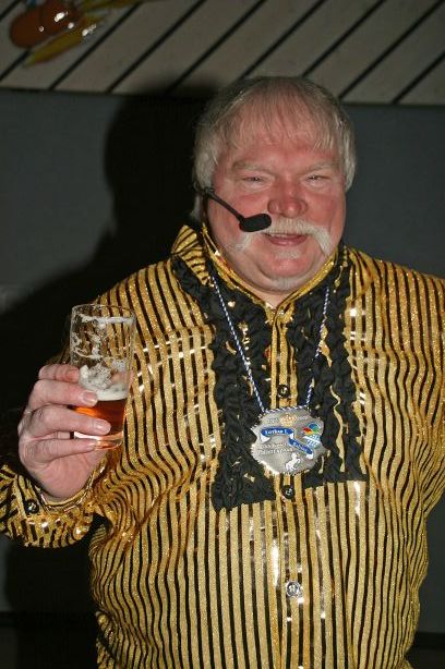 Franz mit seinem HÜTT - Bier