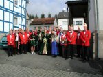 ... und danach Gruppenbild vor dem Vereinslokal. Der Elferrat übrigens das erste mal im neuen Gewand!