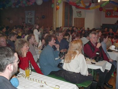 Kinderkarneval 2002: Blick in den vollbesetzten Saal